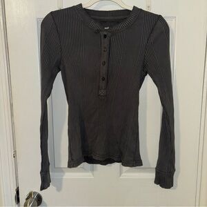 Aerie women’s medium gray button-up long-sleeve shirt NWT